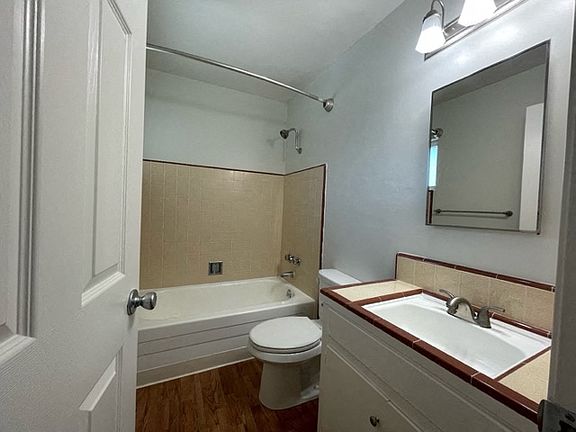 3rd image of 655 Mariposa Ave #7