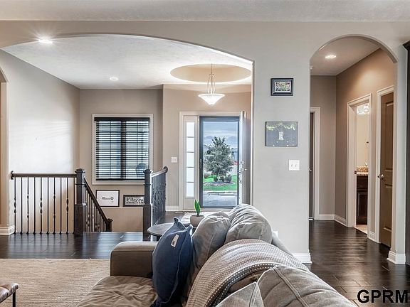 5th image of 6812 Park Crest Dr