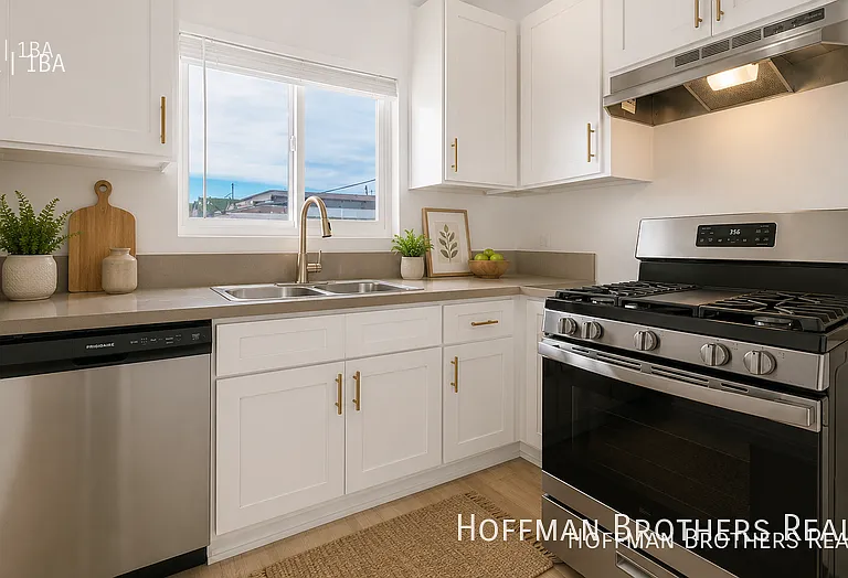 600 N Soto St #207 — Photo 2