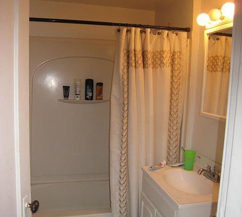 3rd image of 66 Egmont St #2IG