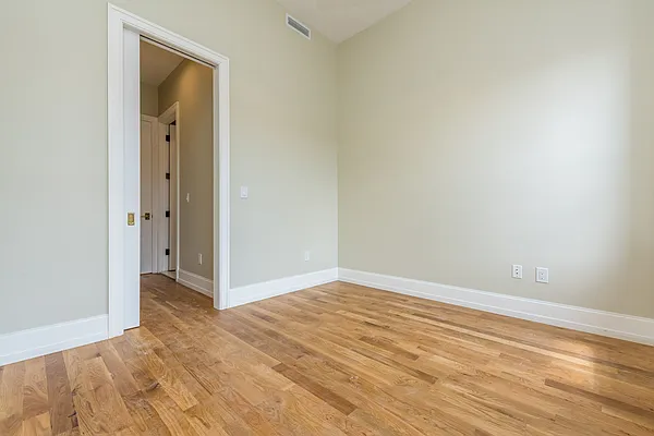 Rented by Nooklyn NYC LLC | media 50