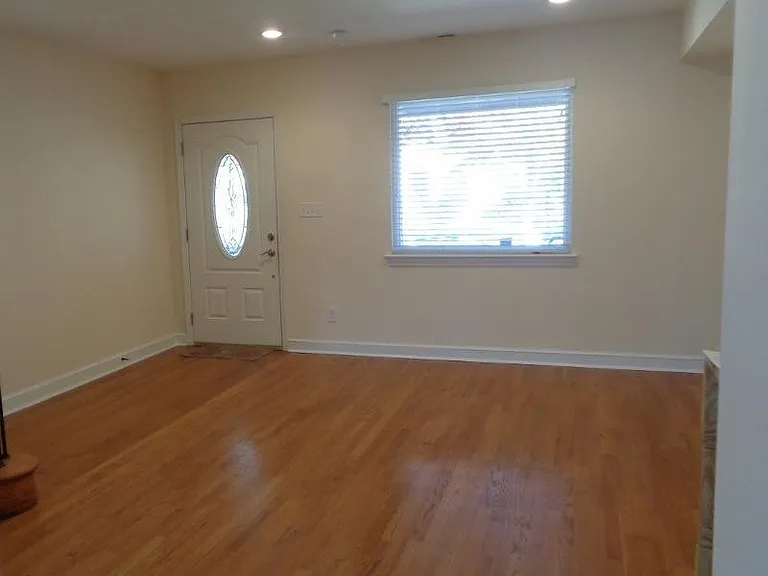 1519 Montana Ave NE — Photo 2