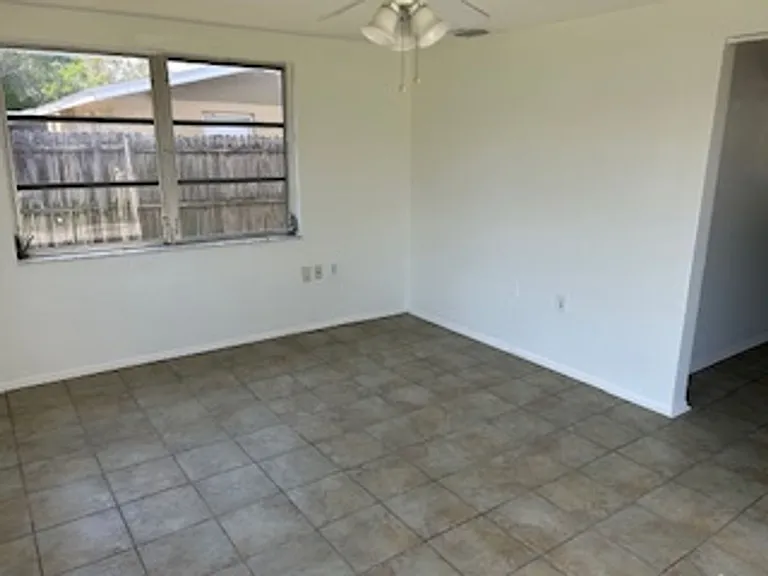 9820 Rainbow Ln — Photo 15