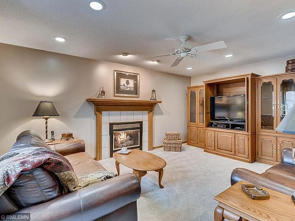 4th image of 2214 Pondview Ct