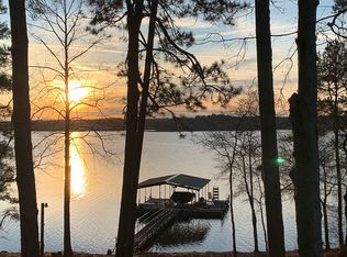 253 Oak Hill Rd, Hartwell, GA 30643