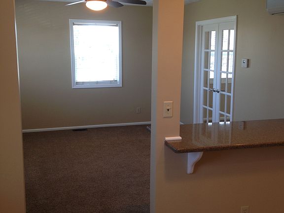 5th image of 827 Market St W