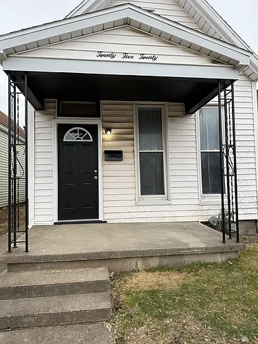 2520 W Franklin St Photo 1