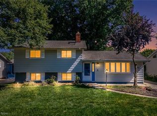 1201 Giesse Dr, Mayfield Heights, OH 44124