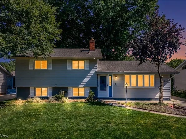 1201 Giesse Dr, Mayfield Heights, OH 44124