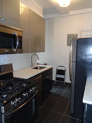 Rented by Metropolitan Equities | media 14