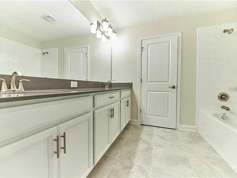 12027 Grammar Ln — Photo 13