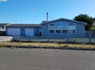 855 12th Ct SW, Bandon, OR 97411