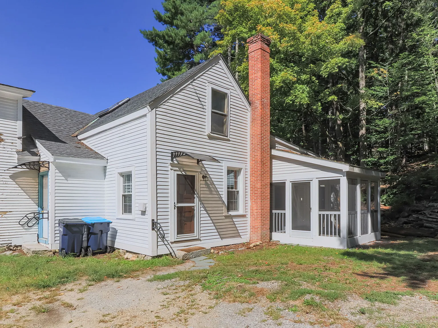 2 bed, 1.5 bath, 1100 sqft, $2,000 — Photo 2