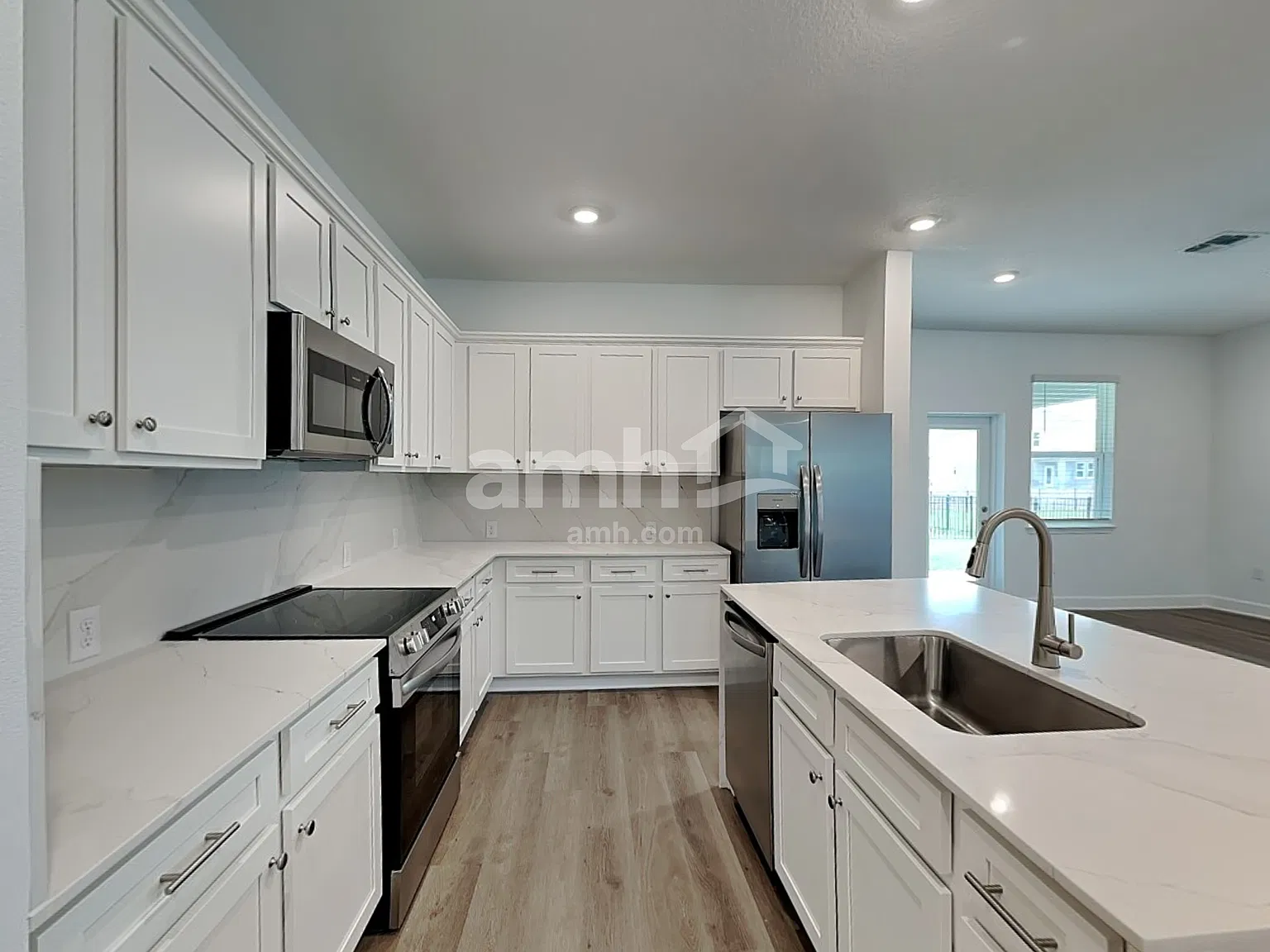 4 bed, 2.5 bath, 2078 sqft, $3,005 — Photo 3