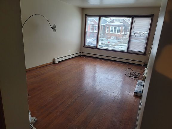 3rd image of 6540 S Maplewood Ave Fl 1