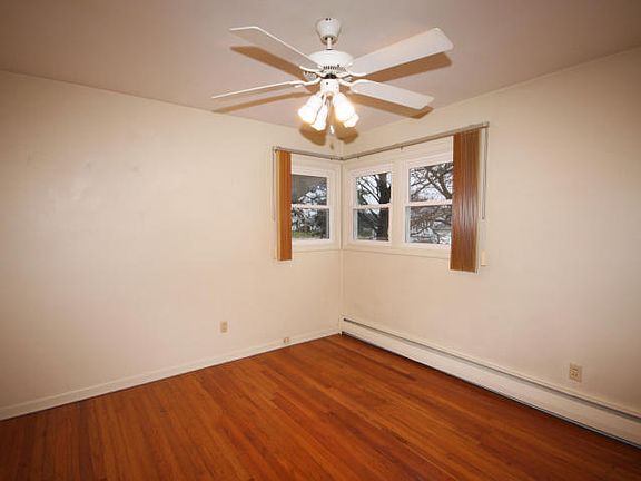 5th image of 427 New Hampshire Dr