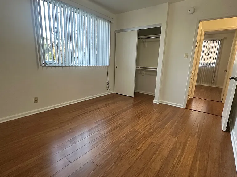 2320 W 24th St #1 — Photo 7