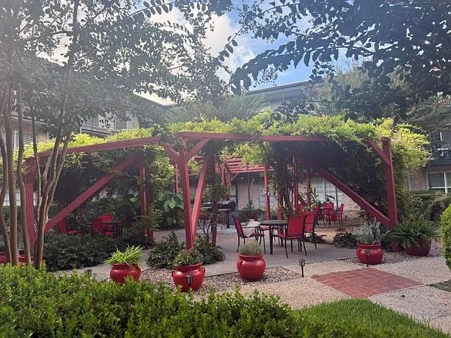 1 bed, 1.0 bath, 647 sqft, $1,250 — Photo 3