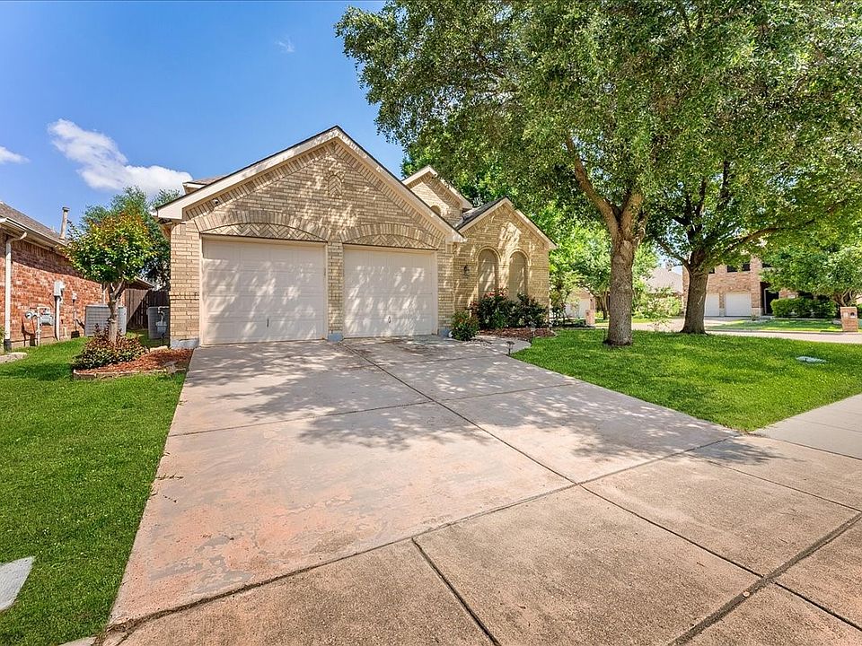 1st image of 2652 Waterway Dr