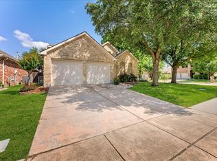 2652 Waterway Dr, Grand Prairie, TX 75054
