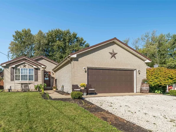 210 Lyndhurst Dr, Piqua, OH 45356