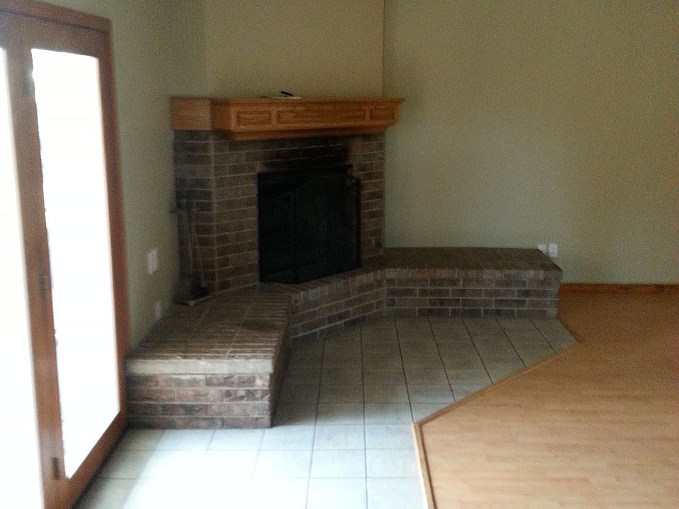 1st image of 1015 E 5th St
