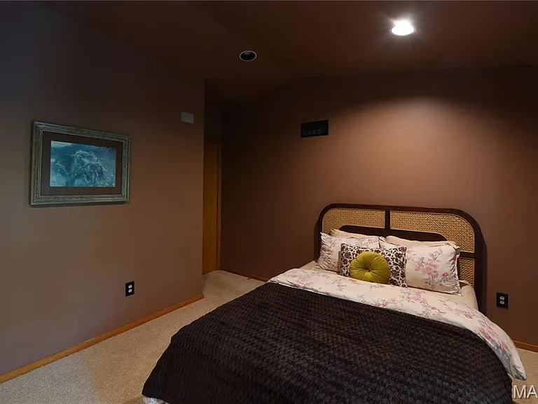 903 Strecker Rd — Photo 36