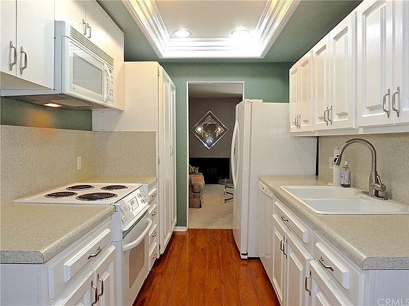 3rd image of 6864 Lampson Ave