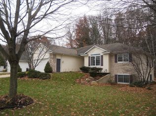 2668 Danton Dr SW, Wyoming, MI 49519