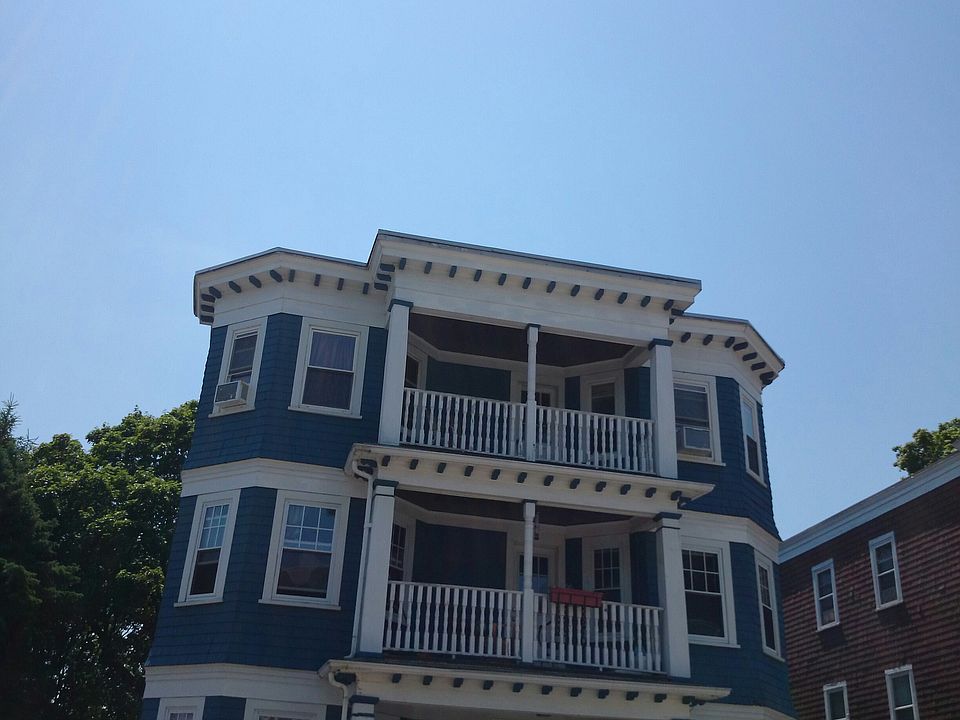 2nd image of 98 Fuller St
