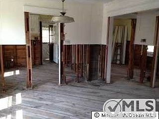 2nd image of 926 5th St