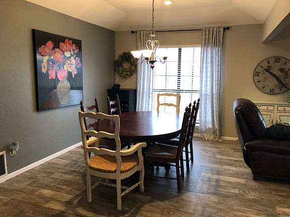 Spacious dining 