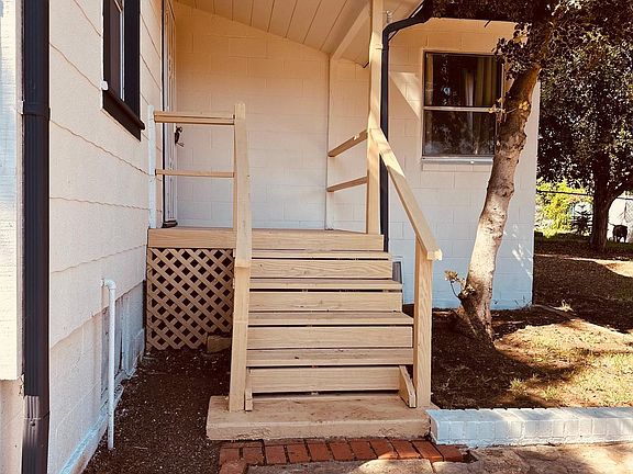 4th image of 451 Maple Ave