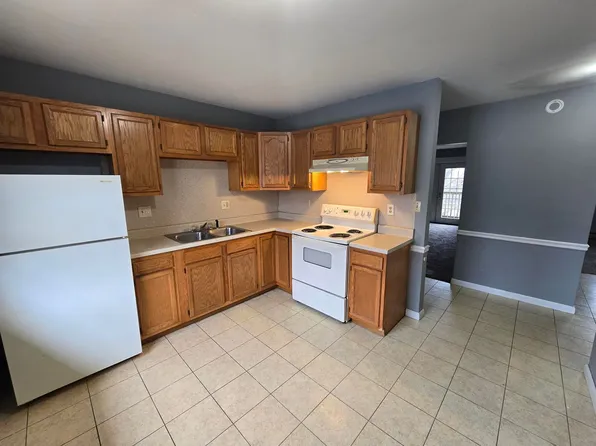 420 E Bryan St, 420 E Bryan St APT 4, Herrin, IL 62948