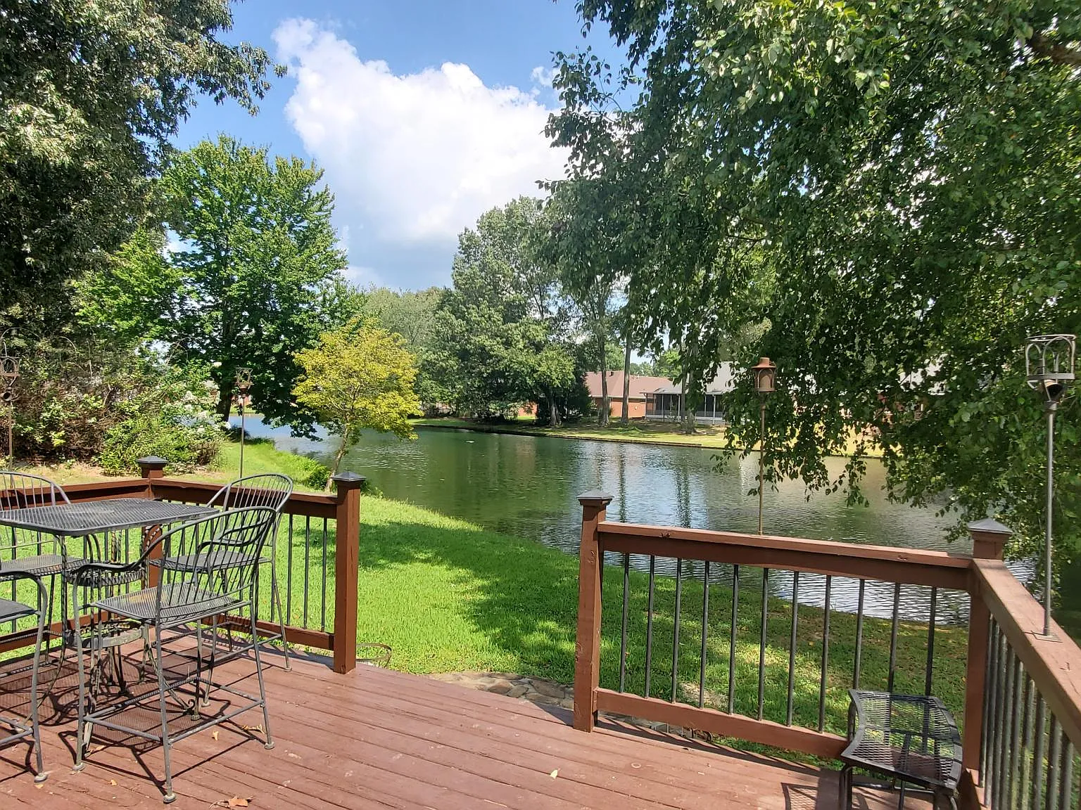 4 bed, 2221 sqft, $2,200 — Photo 2