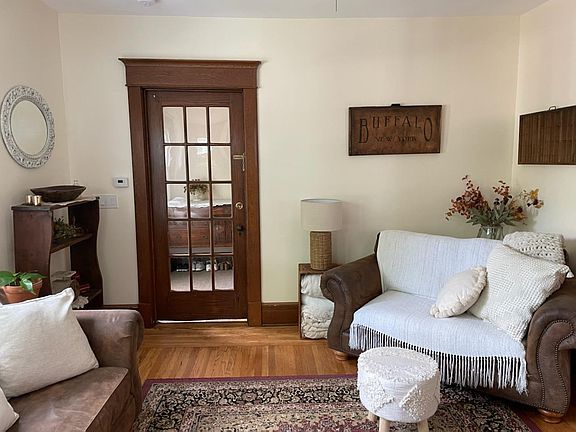 3rd image of 114 Saranac Ave
