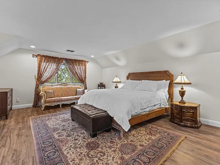 2705 Clear Creek Ln — Photo 23