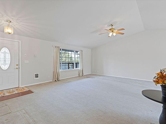 4th image of 5660 SE Jerry Dr