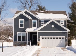 35338 Bald Eagle Ln, Willoughby, OH 44094