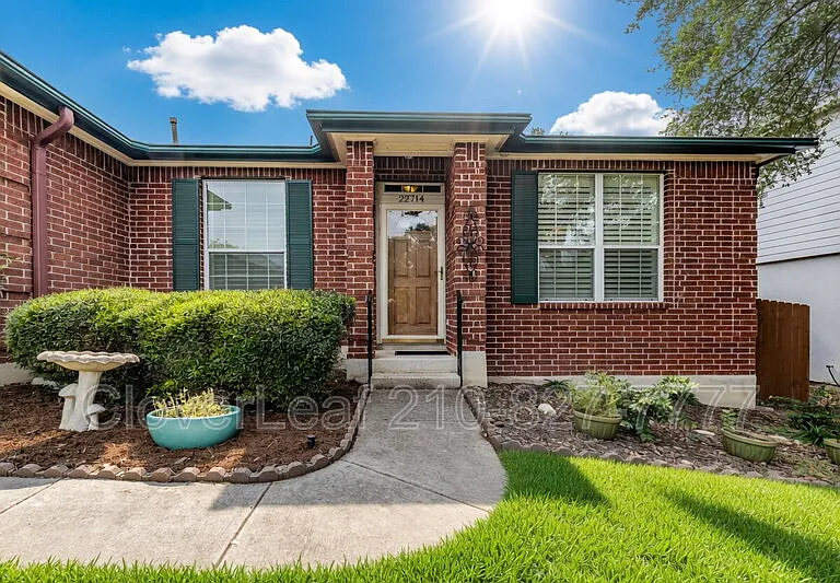 22714 Sabine Smt — Photo 5