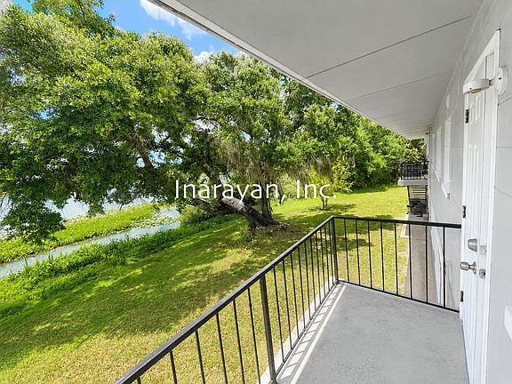3rd image of 516 Sunset Dr #23