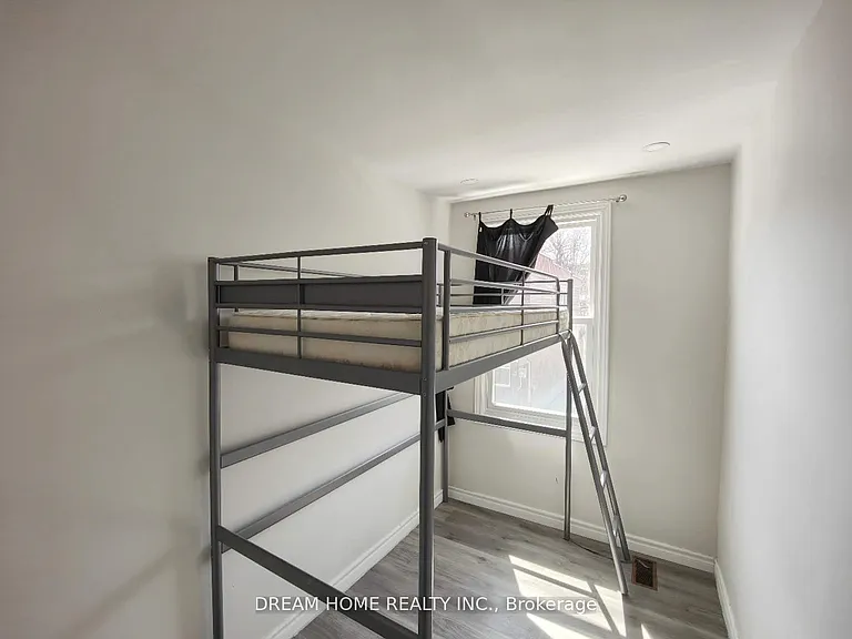 29 Glasgow St #2 — Photo 16