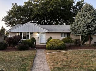 10 Donnalin Pl, Clifton, NJ 07013