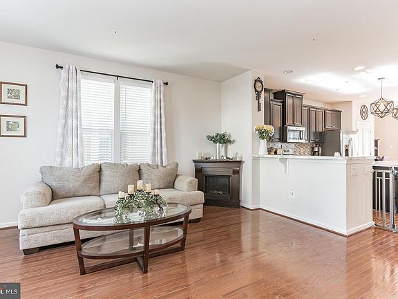 3rd image of 4512 Tinder Box Cir