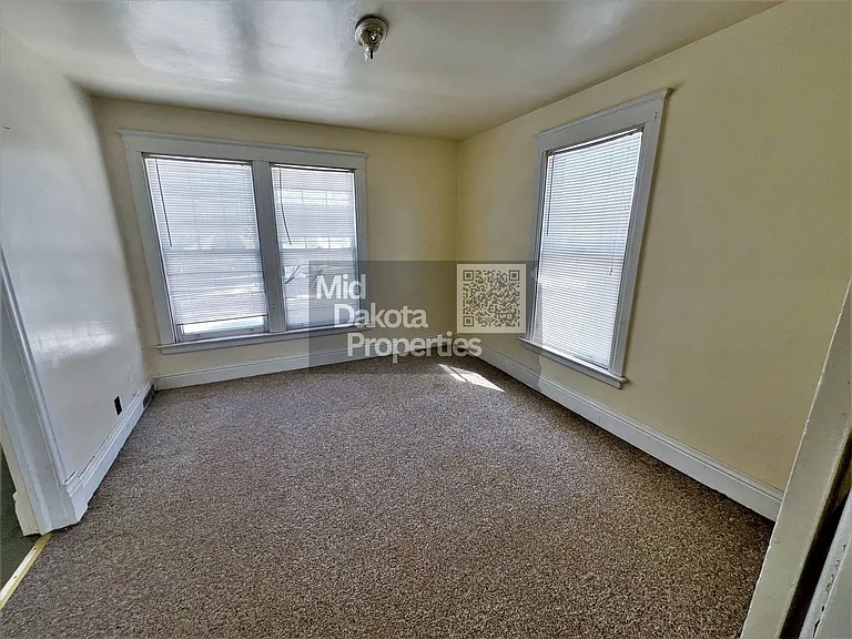 509 W 3rd Ave — Photo 10