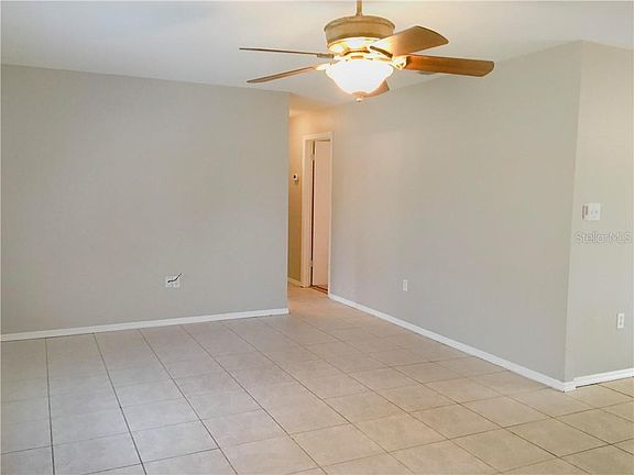 4th image of 2230 Oak Ter