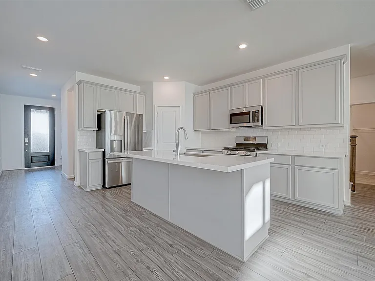 22111 Ingham Bluff Ln — Photo 8