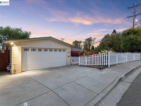 24805 Canyon View Ct, Hayward, CA 94541