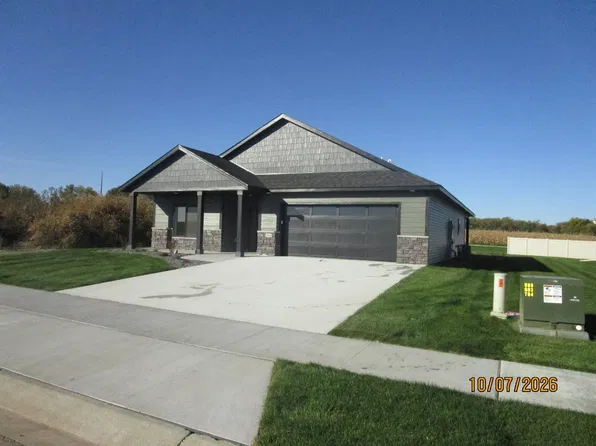 1804 Sunny Pl SE, Pine Island, MN 55963