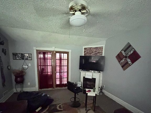 4th image of 196 Turner Ln